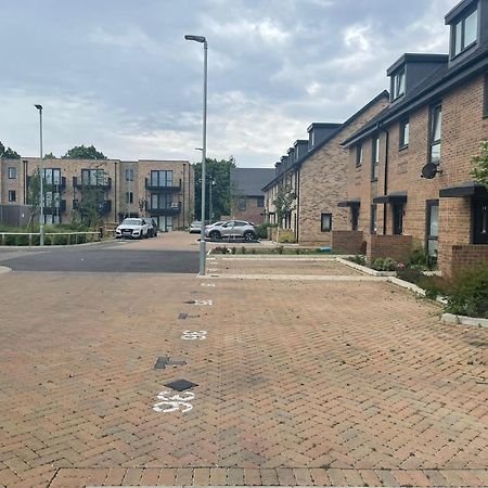 Rendezvous Lägenhet Romford Exteriör bild